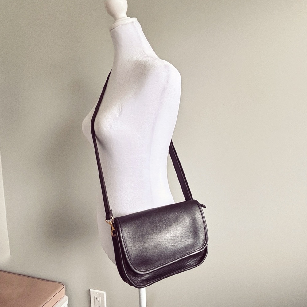 Coach 90’s vintage black leather crossbody bag